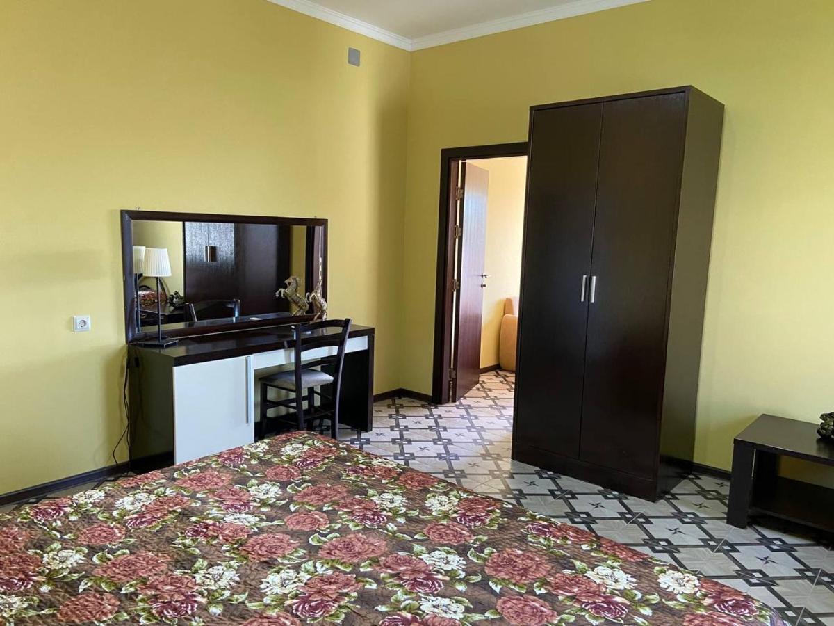 Park-hotel Abkhazia Tsandrypsh Bagian luar foto